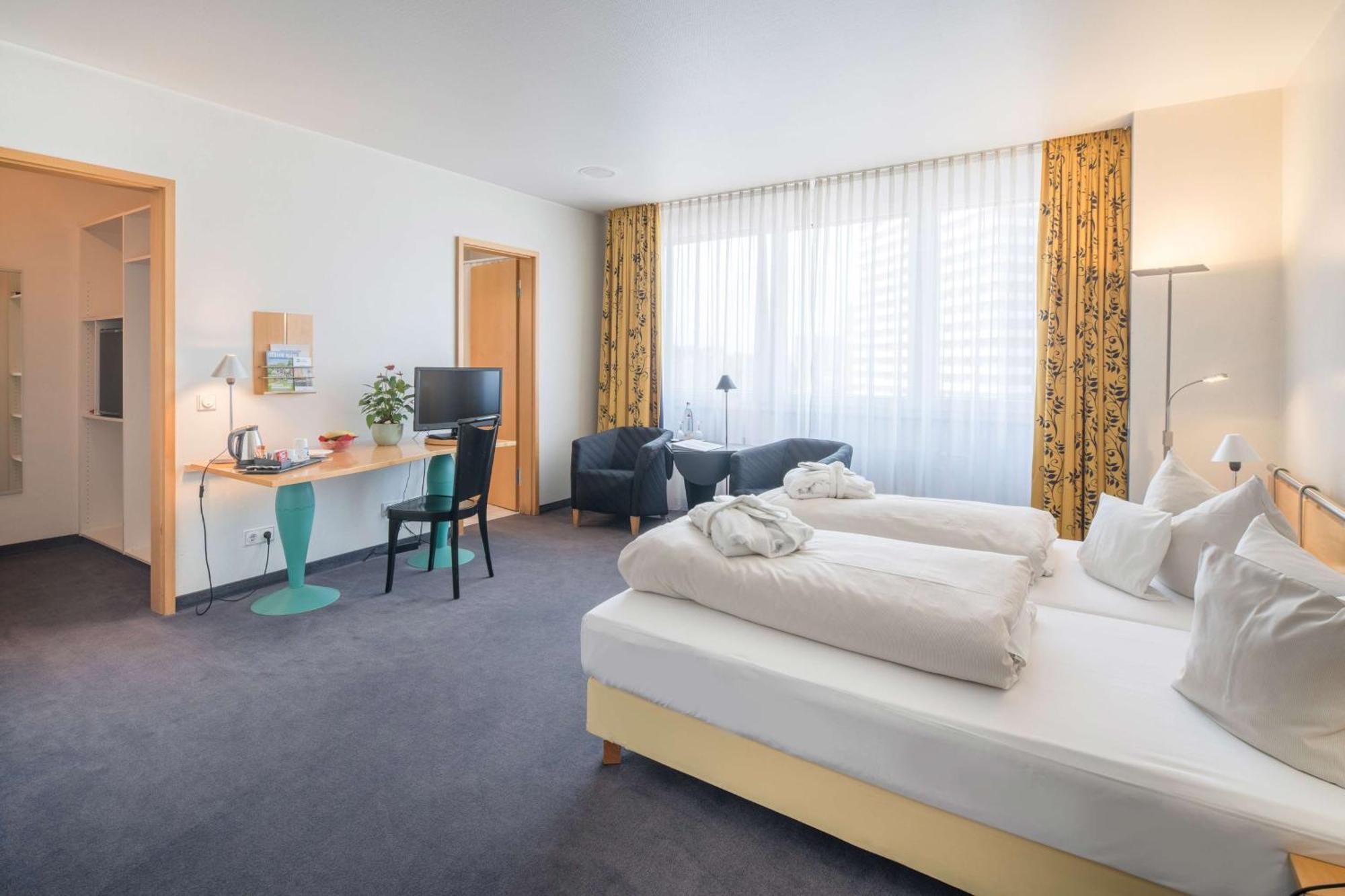Hotel Western Im Forum Muelheim 4*